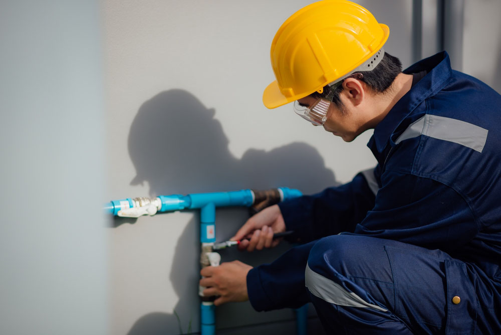 Plumber fixing pipe Plumber fixing pipe