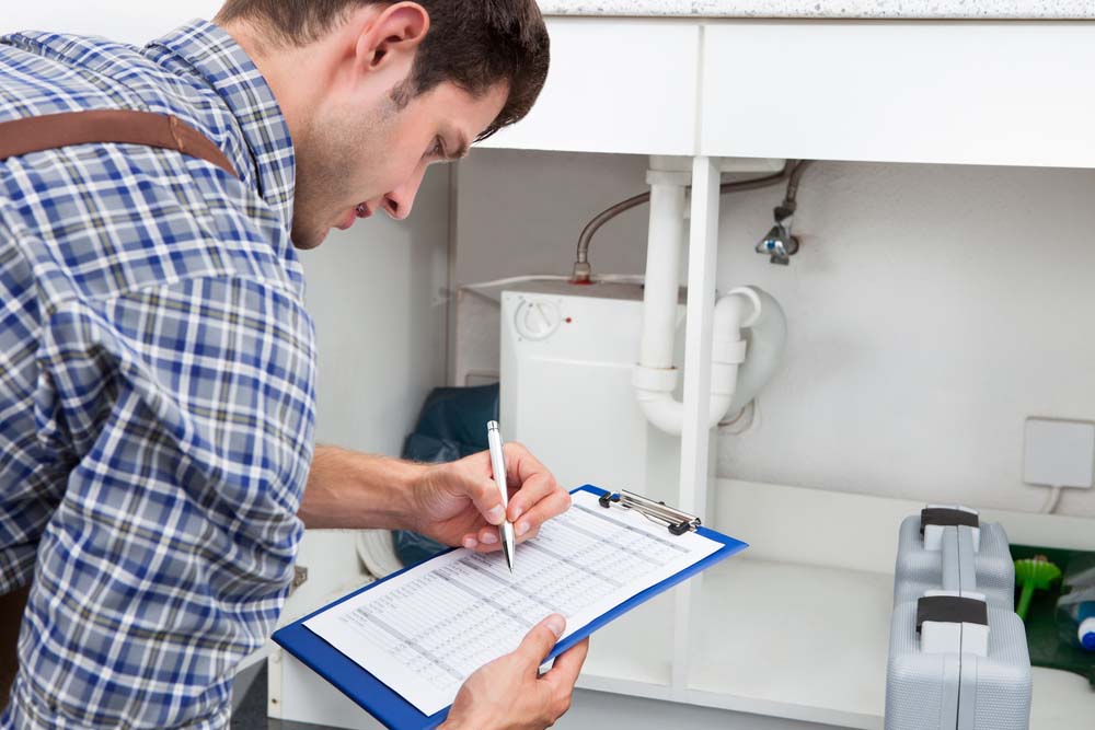 Plumber holding checklist Plumber holding checklist